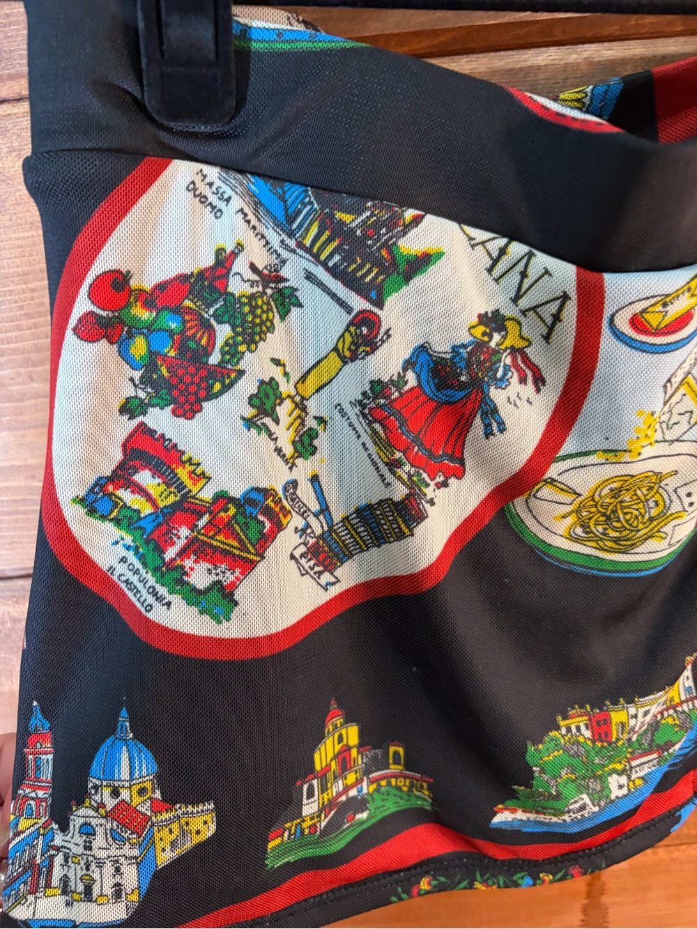 Urban Outfitters Black Multi-Color Wurope Theme Patterned Skort Size XS 🖤❤️ - Picture 4 of 7